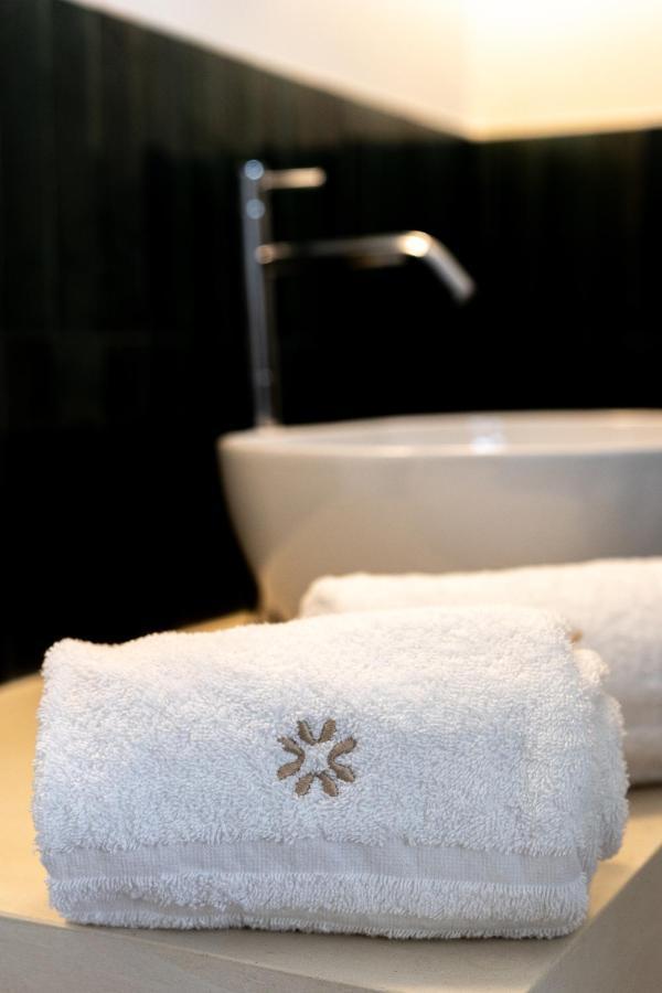 Oronti Accommodations Lecce Bagian luar foto