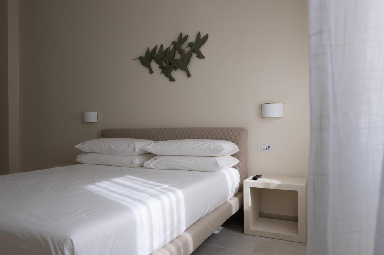 Oronti Accommodations Lecce Bagian luar foto