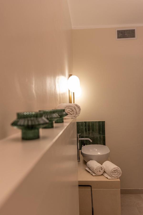 Oronti Accommodations Lecce Bagian luar foto