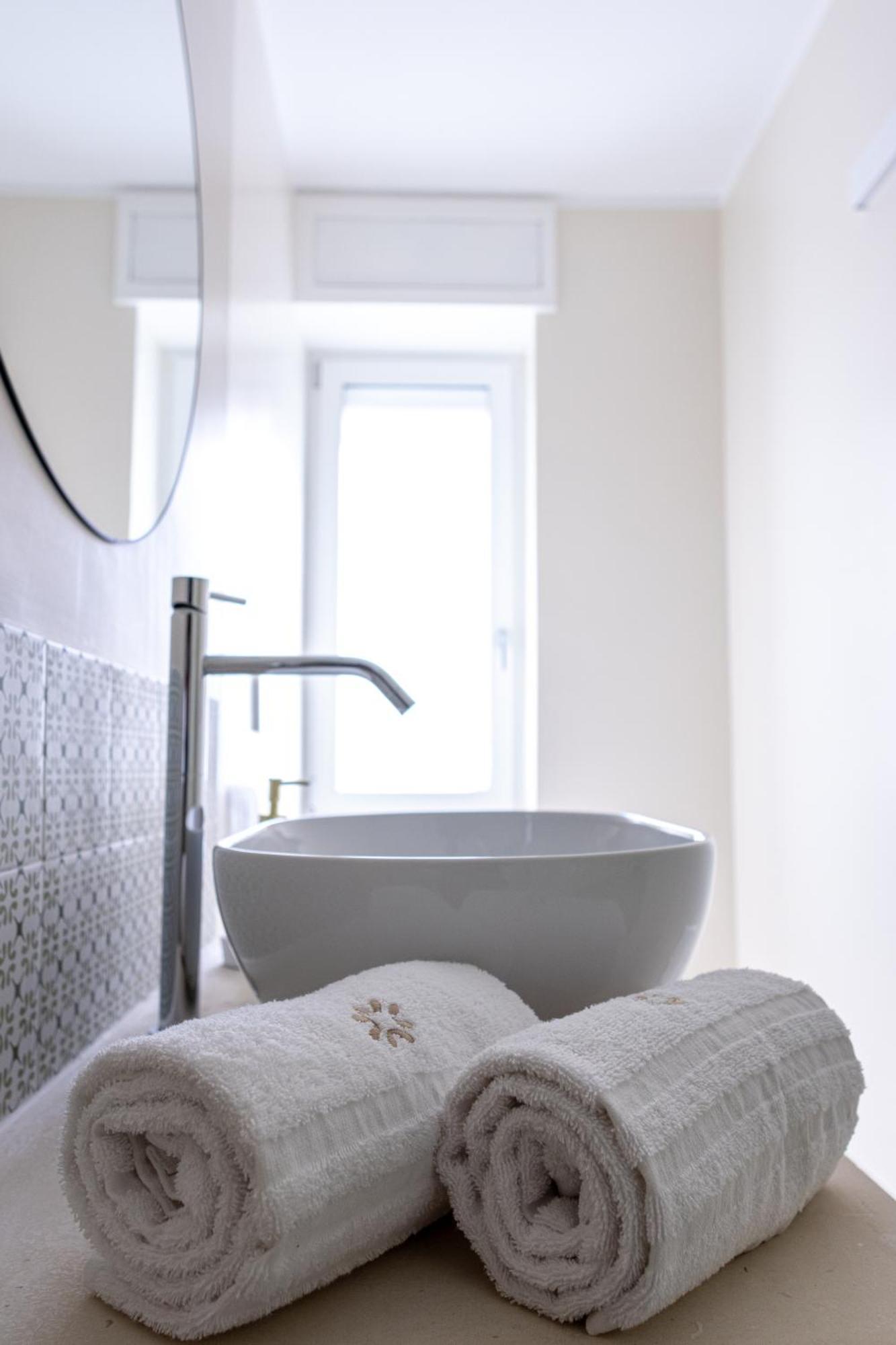 Oronti Accommodations Lecce Bagian luar foto